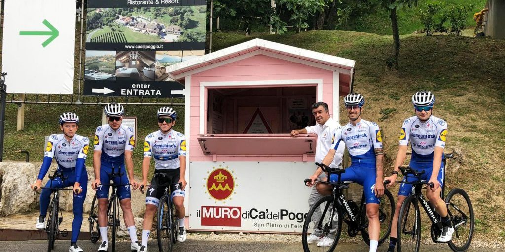 Ca-del-Poggio_Davanti-alla-casetta-rosa-con-Alberto-Stocco-1024×702